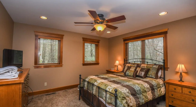 Trees, Breeze and Skis 3 Bedroom House
