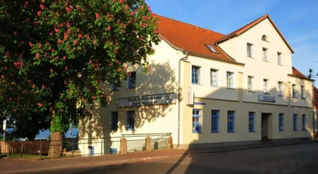 Hotel Müritzterrasse, Забронировать Отель Рёбель Мюриц, рядом с Спа-комплекс MüritzTherme