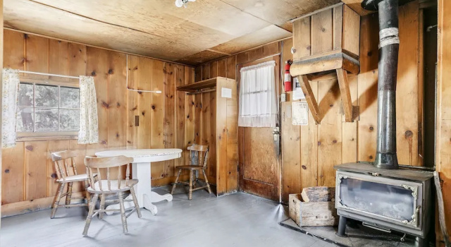 Четырёхместный номер Standard Sawtooth Lodge
