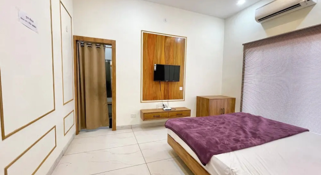 Трёхместный номер Deluxe Hotel Gupta Residency - near Temple