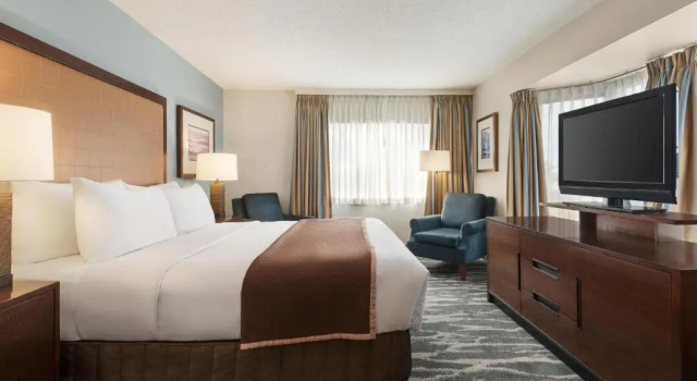 Двухместный номер Deluxe Travelodge by Wyndham Calgary South
