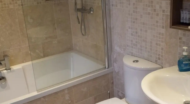 Номер Deluxe с видом на горы Edinburgh Holiday Guest House