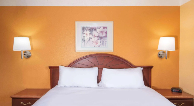 Двухместный номер Travelodge by Wyndham Kingman