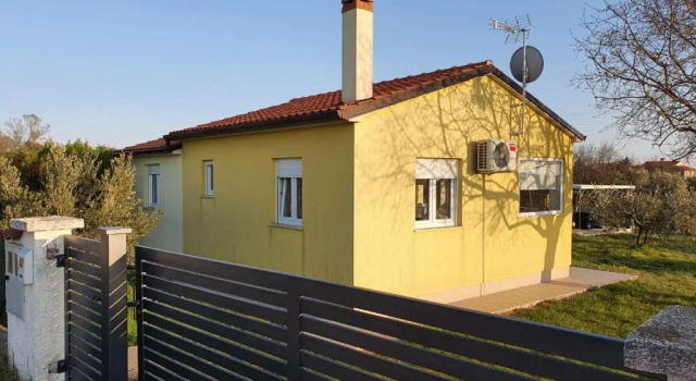 Holiday House Romi, Забронировать Отель Пула Pula Riviera