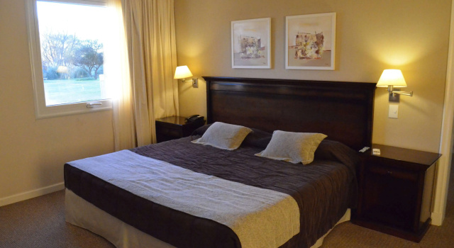 Howard Johnson Hotel & Convention Center by Wyndham, Merlo, Book Hotel Merlo SPA hoteller, SPA