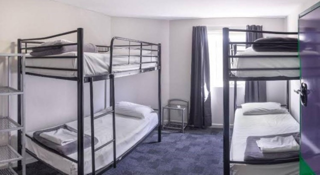 Кровать в общем номере Big Backpackers Hostel