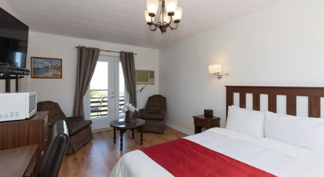 Двухместный номер Standard с балконом Motel au Fleuve d'Argent
