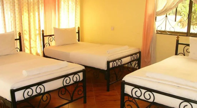 Трёхместный номер Standard с балконом Bright Star Hotel & Safaris