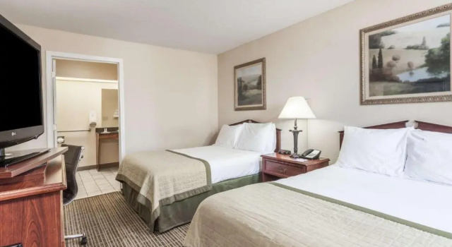 Двухместный номер Deluxe Baymont by Wyndham Hickory
