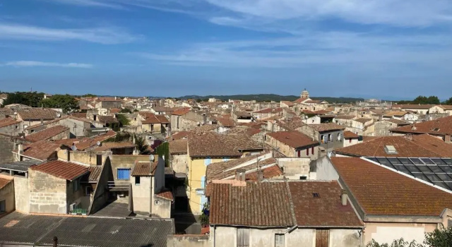 Bel appartement avec vue sur les toits (nouveau), Забронировать Апартаменты/квартира Тараскон ViaRhona