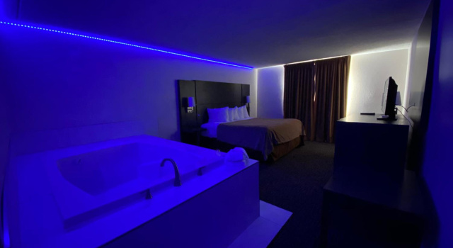 Chicago Club Inn & Suites