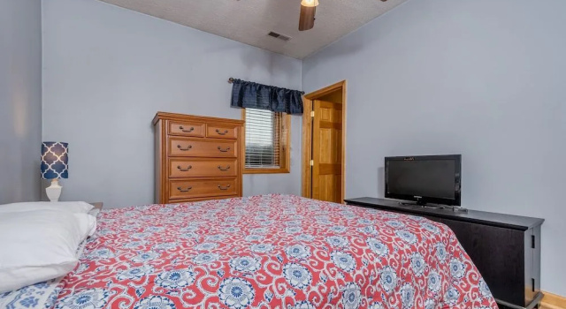 Windsor House, Забронировать Дом для отпуска Отели Deep Creek Lake Region с парковкой, Парковка