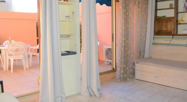 Appartement Le Lavandou, 1 pièce, 4 personnes - FR-1-251-223, Забронировать Апартаменты/квартира Апартаменты Var coast, Апартаменты/квартира