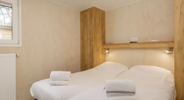 Roompot Vakantiepark Kijkduin, Забронировать Отель Отели Гааги с бассейном, Бассейн