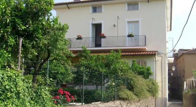 Apartment With 3 Bedrooms in Ceraso, With Wonderful Mountain View, Enclosed Garden and Wifi - 12 km From the Beach, Book Lejlighed Ceraso Cilento