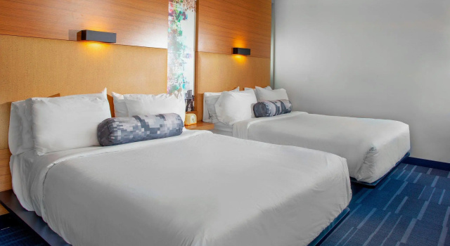 Четырёхместный номер Standard Aloft by Marriott Richmond West Short Pump