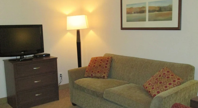 Люкс c 1 комнатой Country Inn & Suites by Radisson, Calgary-Northeast