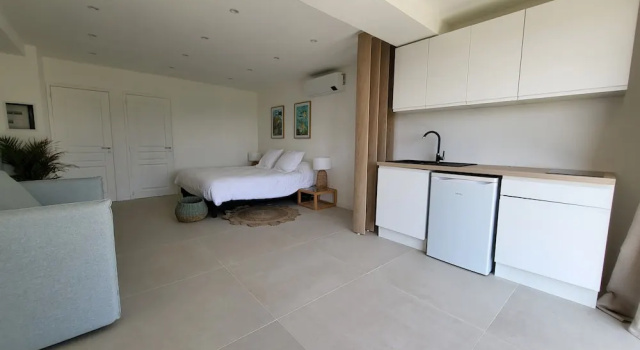 Люкс Comfort Ideal BnB, Luxury Apartments