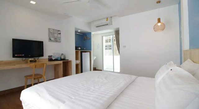 Двухместный номер Standard с балконом Tawaen Beach Resort