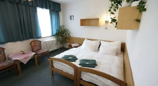 3star activity Hotel 4, Забронировать Отель Лоучна-под-Клиновцем 