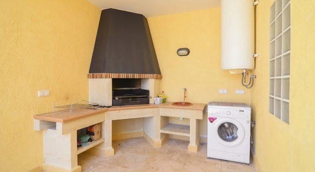 Bungalow - 4 Bedrooms with Pool and WiFi - 104998