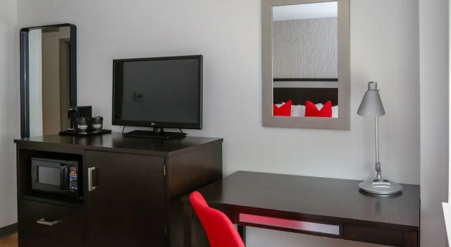 Номер Classic The University of Georgia Center for Continuing Education & Hotel