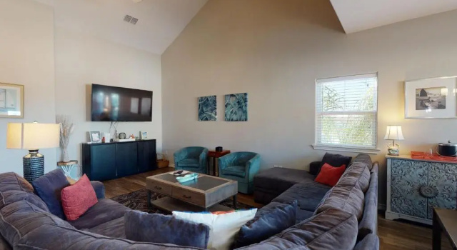 BC201 New Townhome, Heated Pool, Golf Cart Accessible, Забронировать Отель Отели Mustang Island с парковкой, Парковка