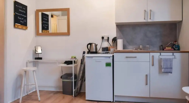 Refurbished Studio Flat Next To Brighton Station, Book Hotel Brighton Merseyside