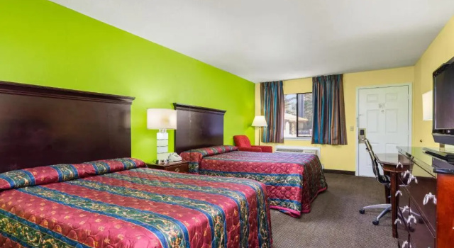 Четырёхместный номер Standard Budget Host Inn by Hotel O Portland near I-65