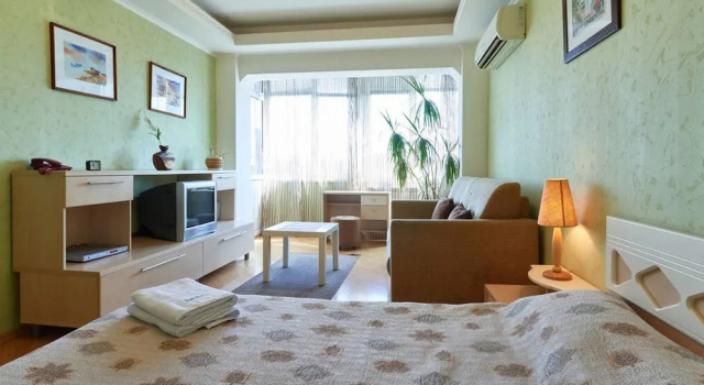 Апартаменты Апартаменты Home-Hotel, ул. Евгения Сверстюка, 8