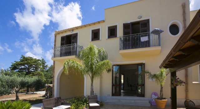 Trigrana Vacanze Hotel, Book Hotel Castelluzzo Sicilien