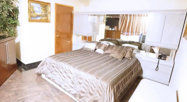 Номер Standard Paris Suites Hotel