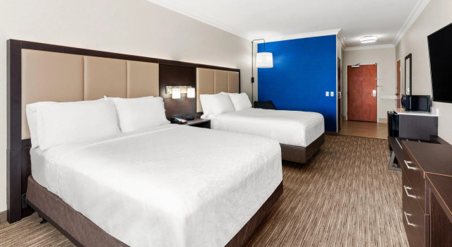 Четырёхместный номер Standard Holiday Inn Express & Suites Klamath Falls Central by IHG