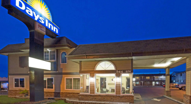 Двухместный люкс Deluxe Days Inn by Wyndham Newport OR