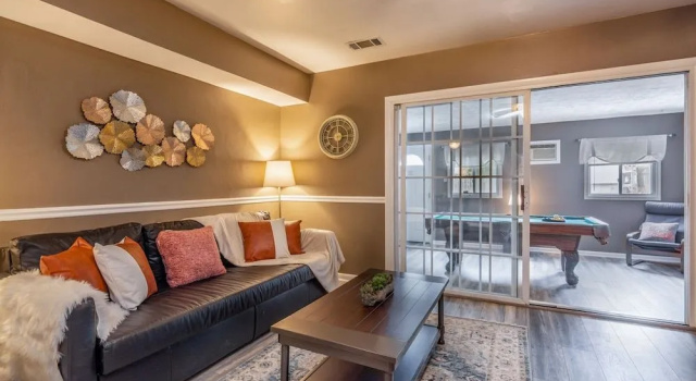Charming 3BR House Cozysuites Pool Table, Забронировать Дом для отпуска Коттеджи Washington DC Metropolitan area, Коттедж