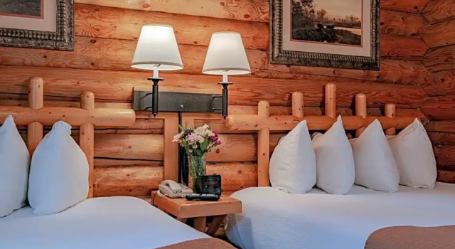 Коттедж Deluxe Cowboy Village Resort