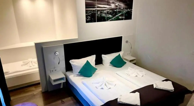 Трёхместный номер Standard ALFA Hotel