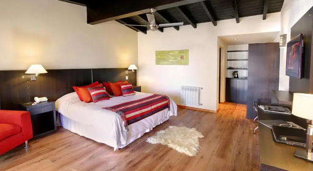 Полулюкс Monasterio Hotel Boutique