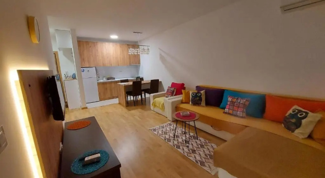 Riverside NS apartment with garage, Забронировать Апартаменты/квартира Отели Воеводиной с парковкой, Парковка