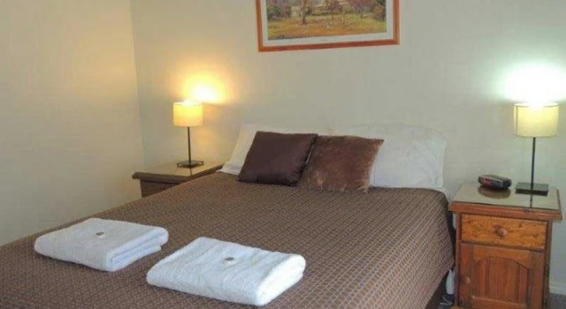 Melview Greens Serviced Apartments, Забронировать Апартаменты/квартира Отели Central West NSW с парковкой, Парковка