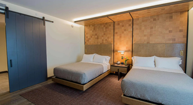 Четырёхместный номер Deluxe Canopy By Hilton Jersey City Arts District