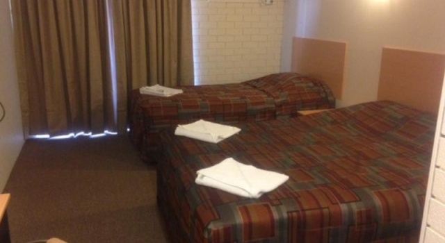 Трёхместный номер Standard Budget Motel
