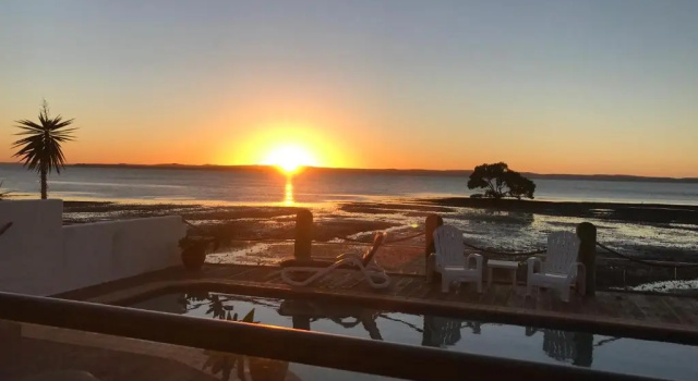 Апартаменты Moreton Bay Beach Lodge