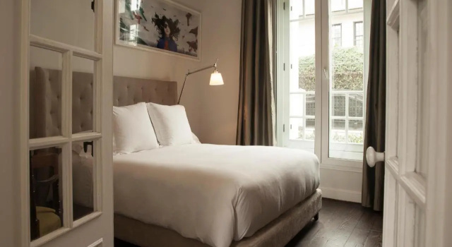 Hotel B