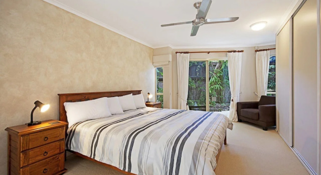 Tropical 5 bedroom family getaway in Noosa Heads, Забронировать Отель Нуса-Хедс Noosa