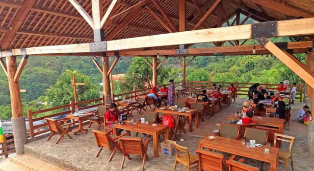 Ciletuh Hills, Rezerwuj Hotel Cisolok West Java