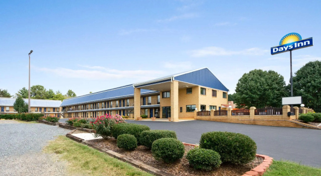 Четырёхместный номер Standard Days Inn by Wyndham Richburg