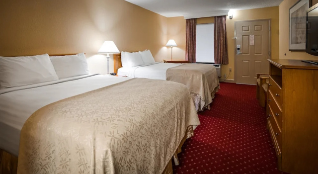Четырёхместный номер Standard Bryson Inn