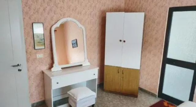 Central room private entry and bathroom, Забронировать Отель Недорогие отели области Тираны, недорогие