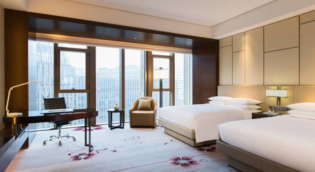 Четырёхместный номер Premier с видом на сад Renaissance Nanjing Olympic Centre Hotel